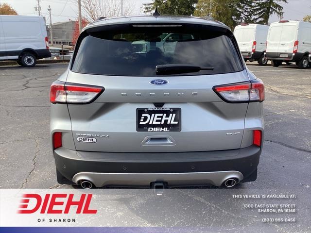 2022 ford escape titanium