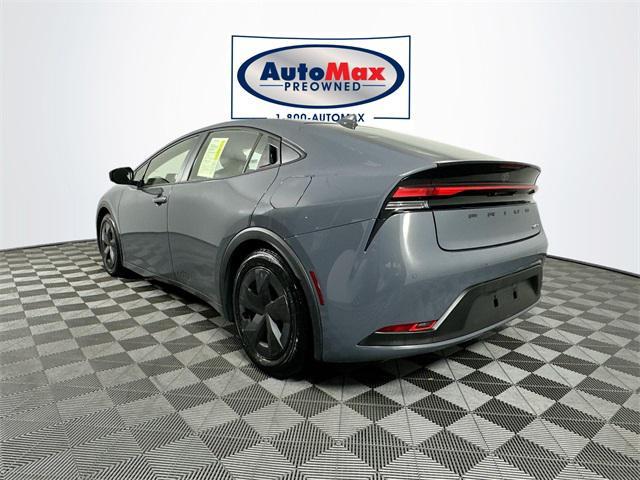 2023 toyota prius le