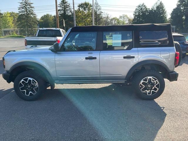 2022 ford bronco base
