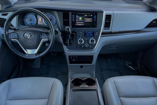 2015 toyota sienna xle