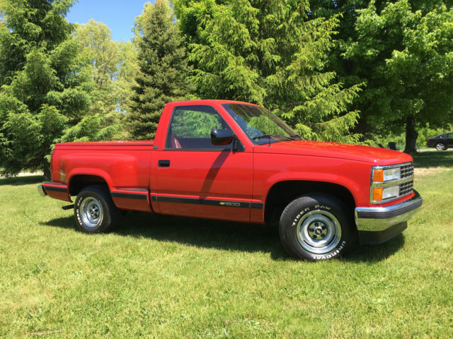 1990 chevy scottsdale step side pick up - showroom condition - no reserve