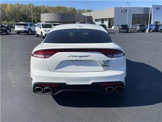 2022 Kia Stinger gt-line