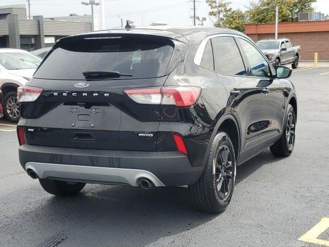 2022 ford escape se