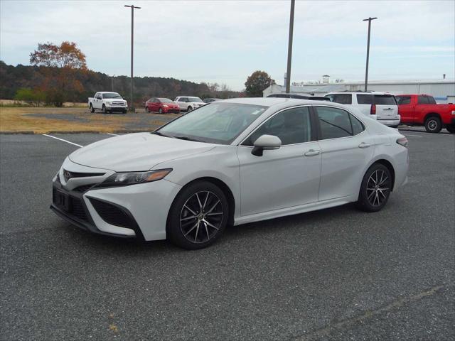 2022 toyota camry se