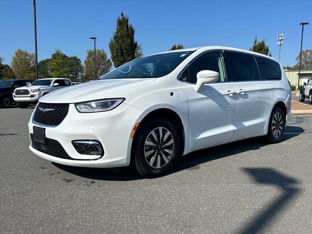 2022 chrysler pacifica hybrid touring l