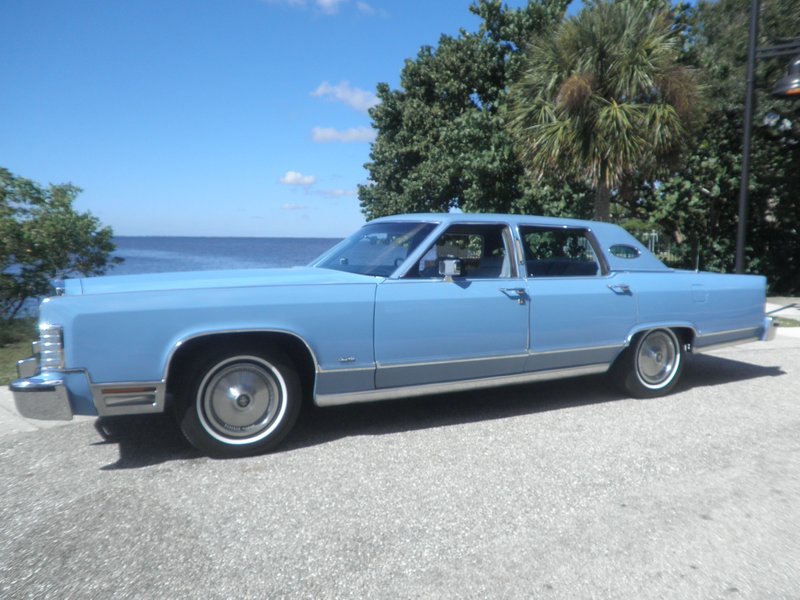 lincoln continental town car
