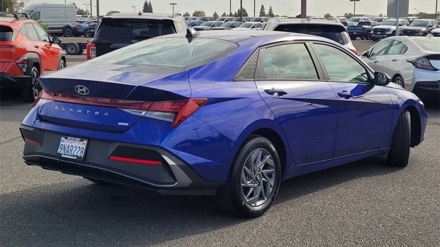 2024 hyundai elantra hybrid blue