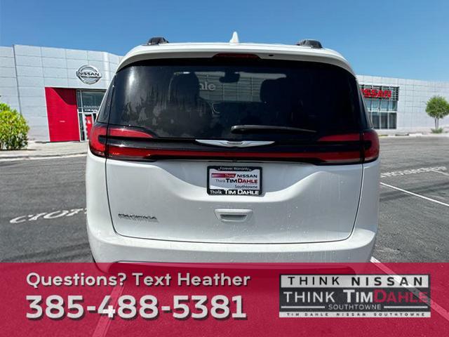 2022 chrysler pacifica touring