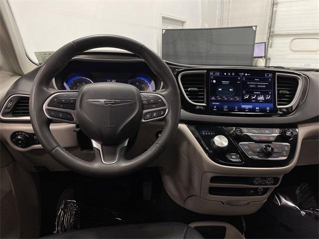 2022 chrysler pacifica touring l