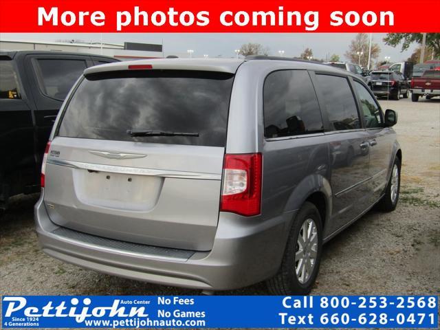 2016 chrysler town & country touring