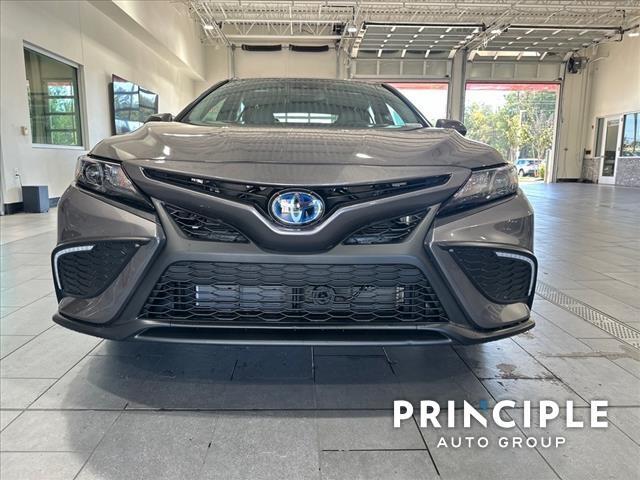 2024 toyota camry hybrid se