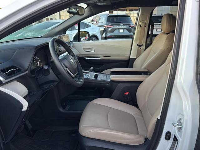 2023 toyota sienna xle