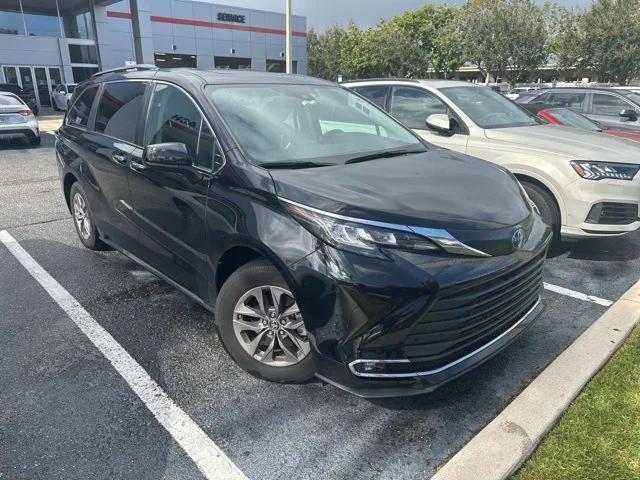 2023 toyota sienna xle 8 passenger