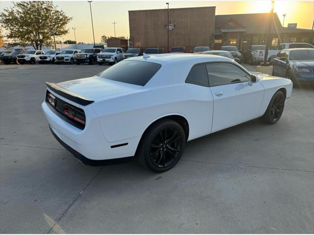 2018 dodge challenger sxt