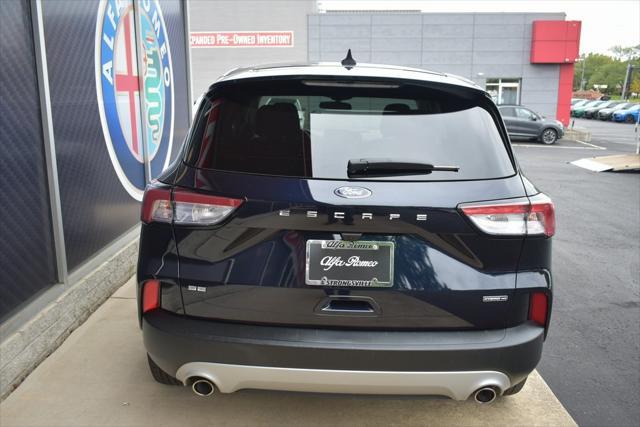 2021 ford escape se