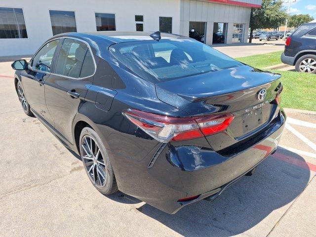 2022 toyota camry se