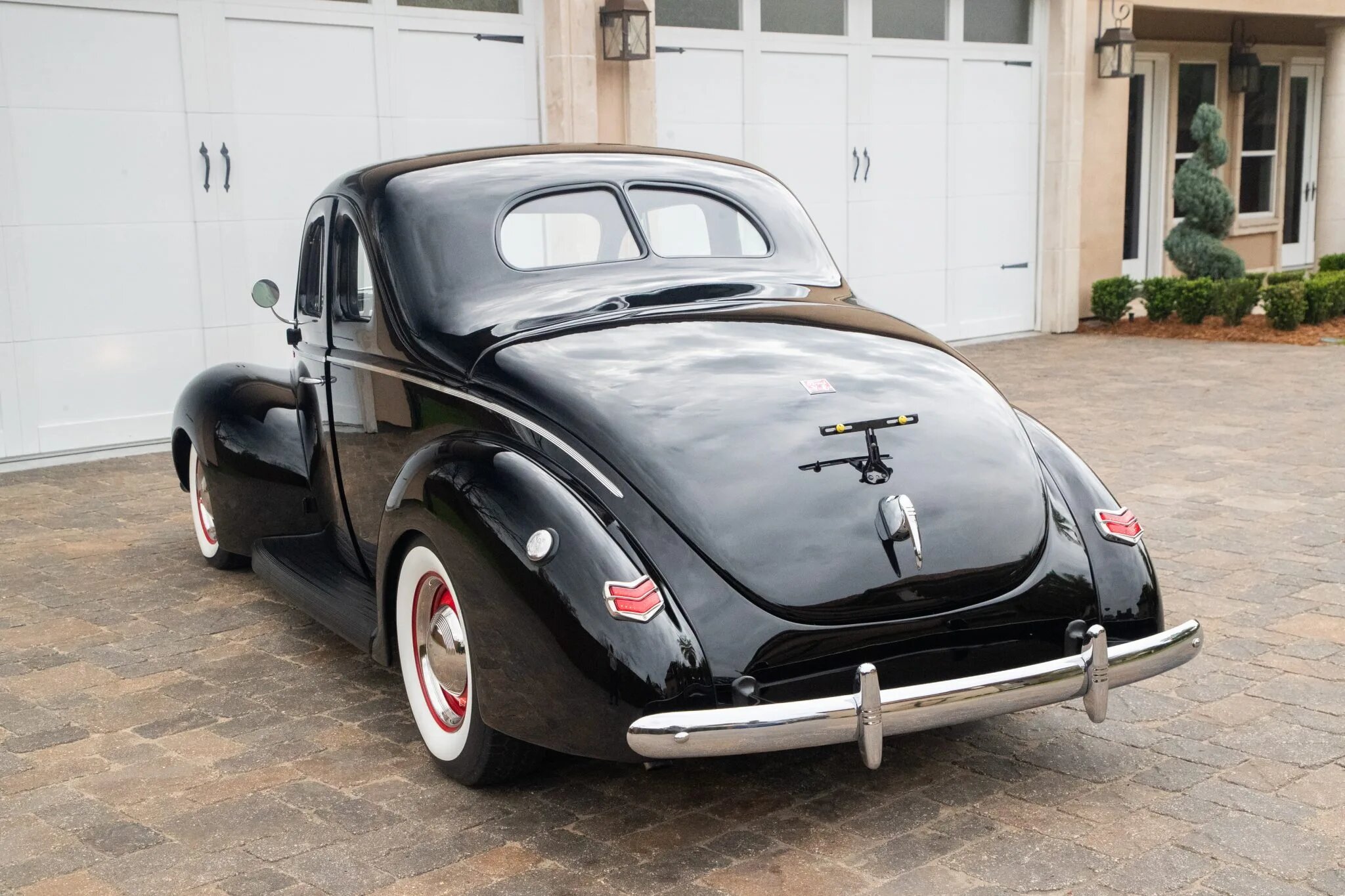 ford deluxe coupe