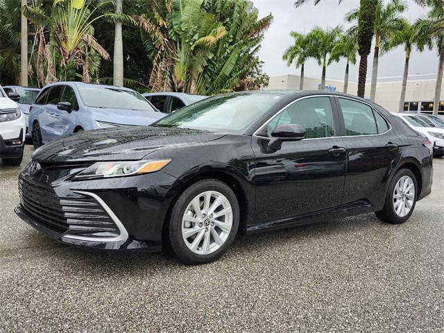 2024 toyota camry le