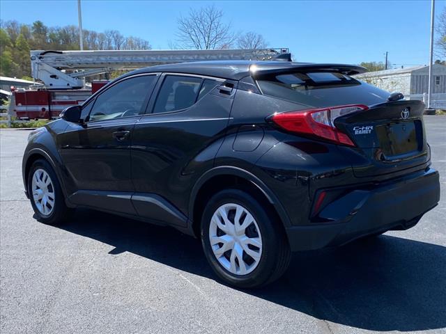 2021 toyota c-hr le