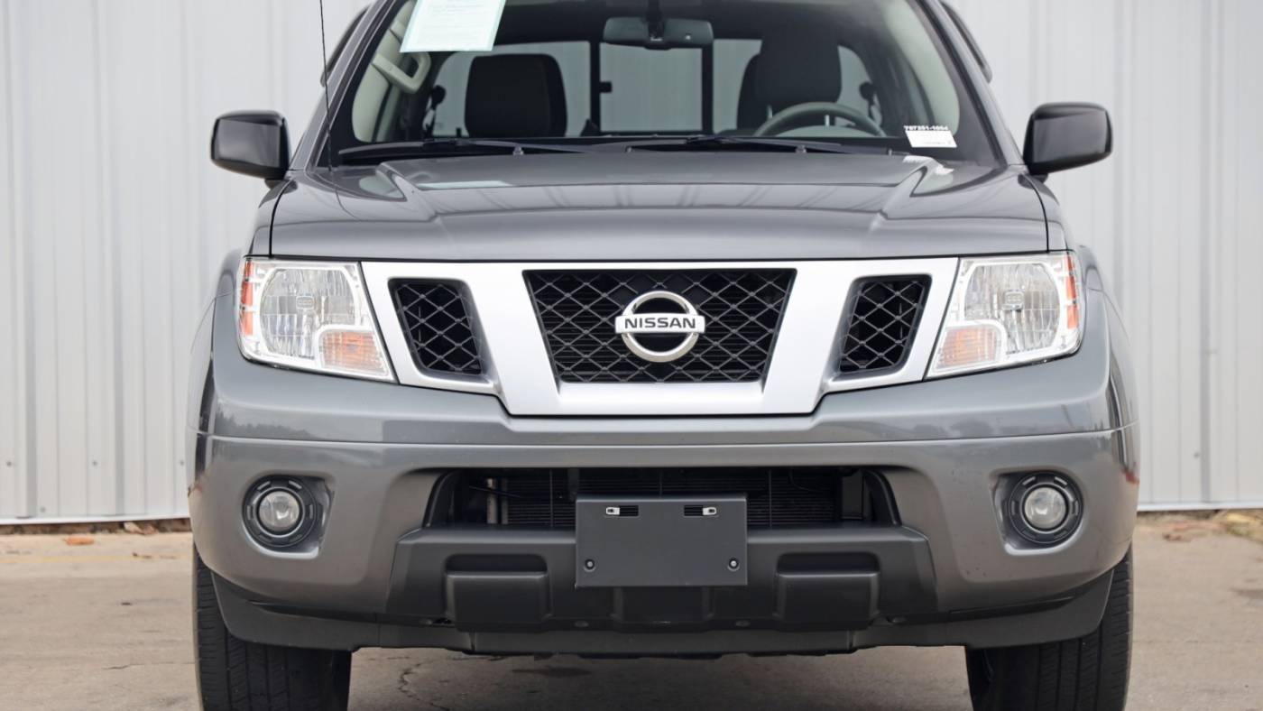 2021 nissan frontier sv