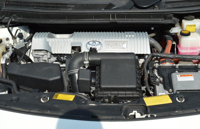 2012 toyota prius plug-in advanced