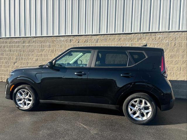 2023 kia soul lx