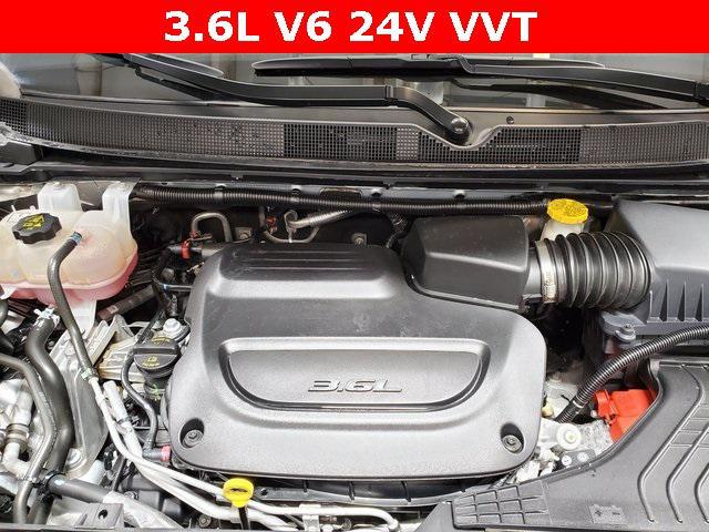 2023 chrysler pacifica touring