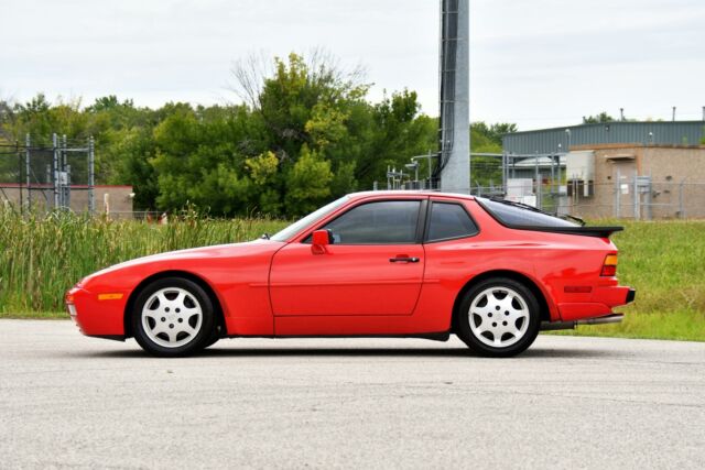 1989 porsche 944 turbo (turbo s) 42k miles guards red / linen - good provenance!