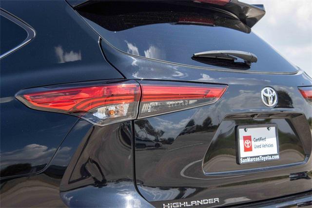 2022 toyota highlander le