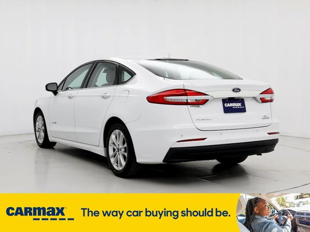 2019 ford fusion hybrid se