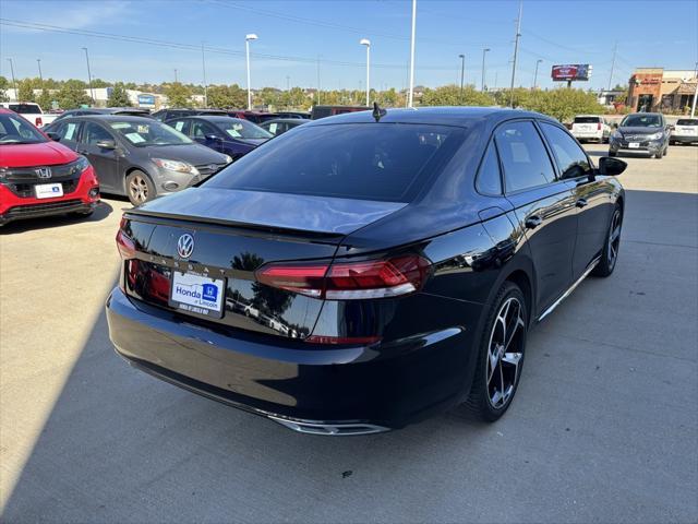 2022 volkswagen passat 2.0t r-line