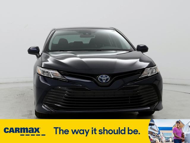 2020 toyota camry hybrid le