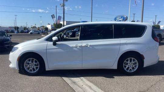2022 Chrysler Voyager