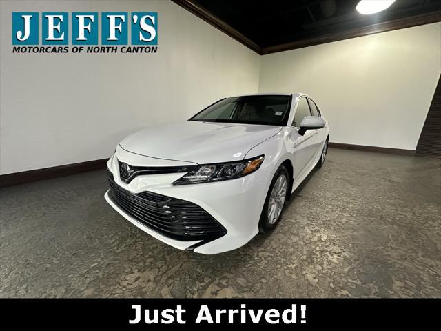 2020 toyota camry le
