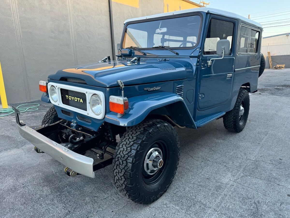 1980 toyota land cruiser blue fj43