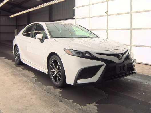 2024 toyota camry se
