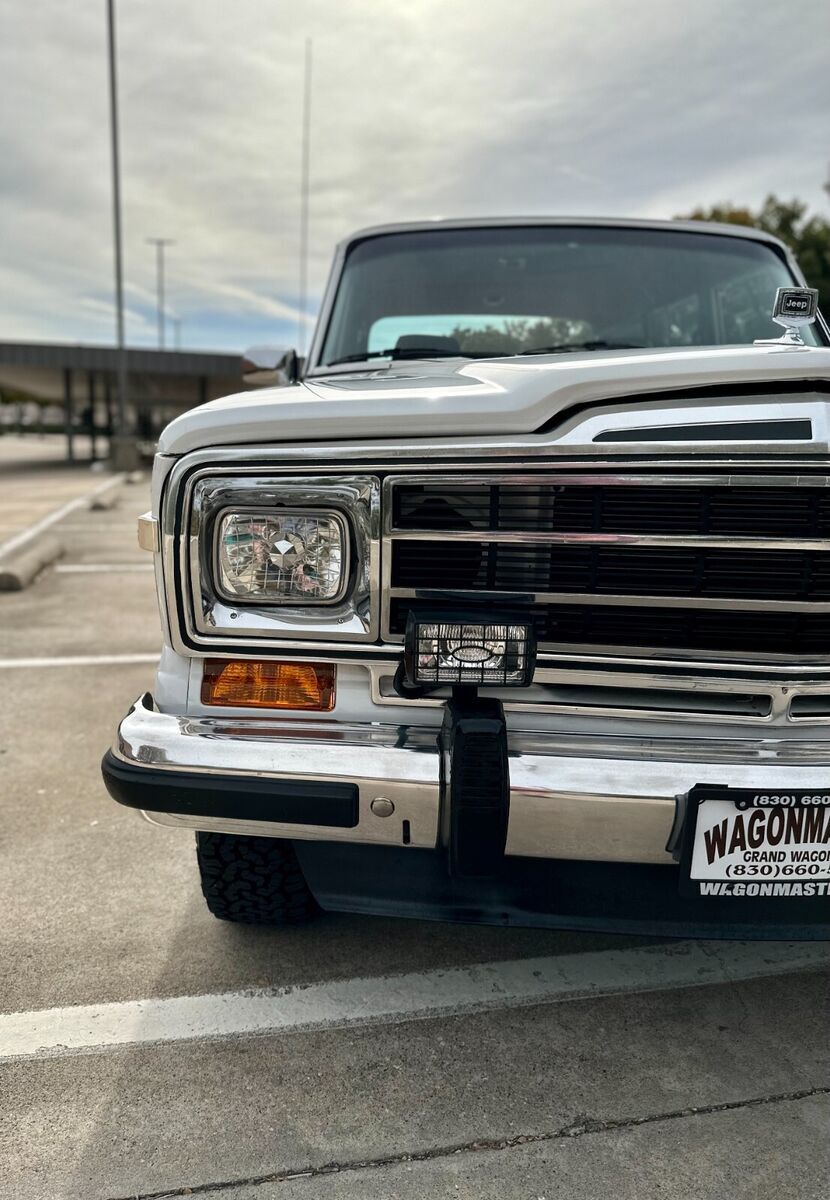 wagonmaster grand jeep wagoneer