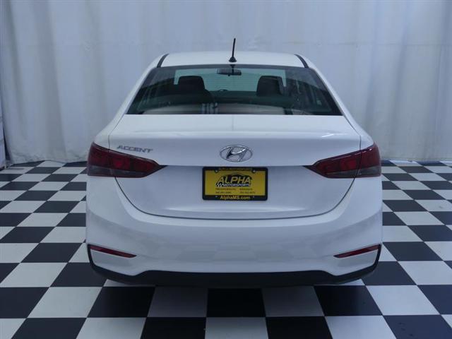 2021 hyundai accent se