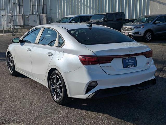 2022 kia forte lxs