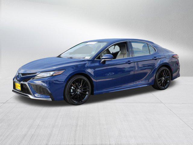 2024 toyota camry hybrid se