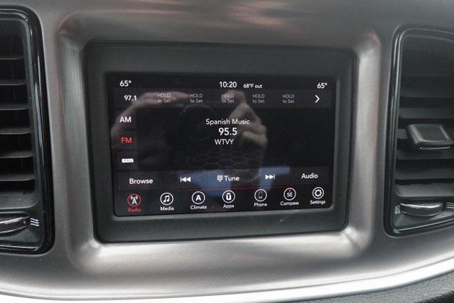 2020 dodge challenger sxt