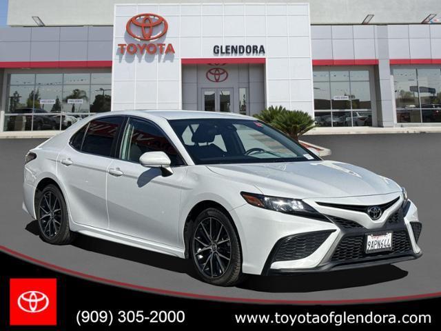 2022 toyota camry se