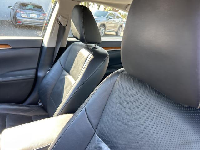2015 lexus es 300h base