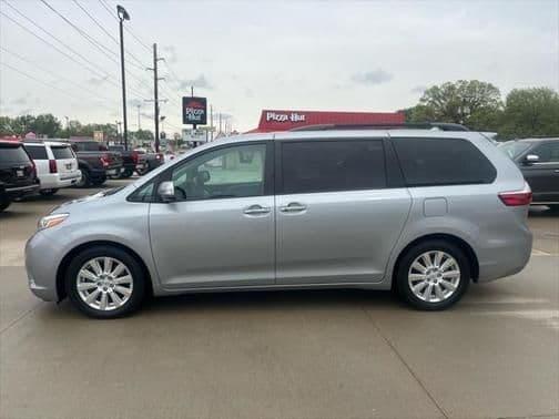 2017 toyota sienna limited in dresden, missouri