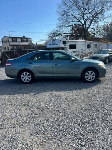 2010 toyota camry le