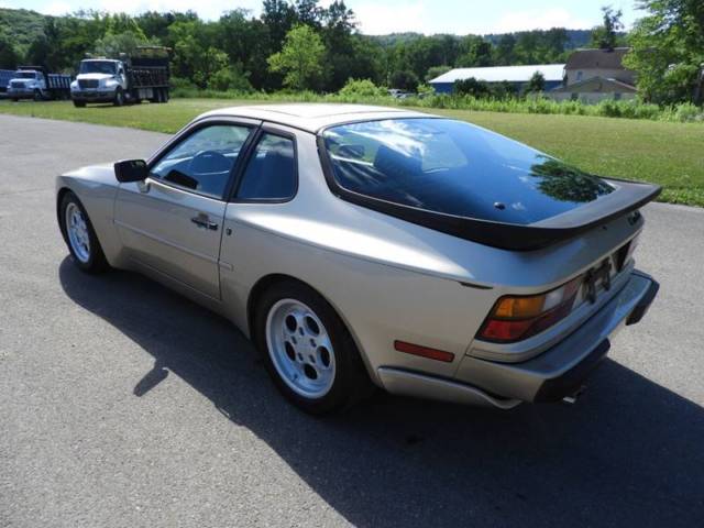 1986 porsche 944 turbo 2dr hatchback excellent cloth seats