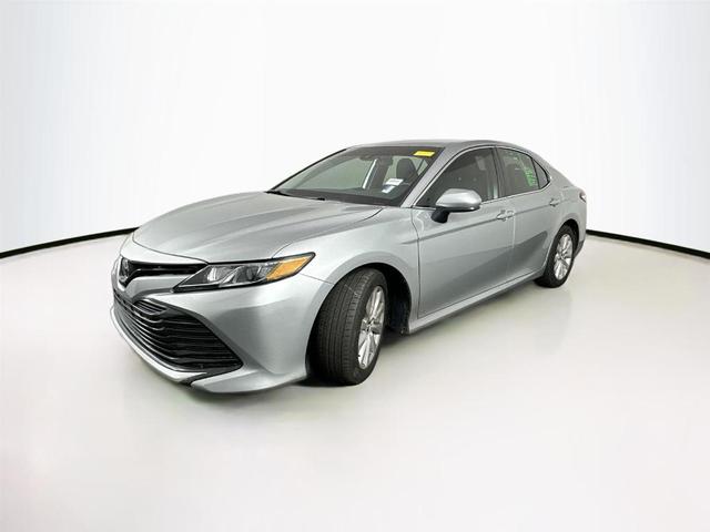 2019 toyota camry le