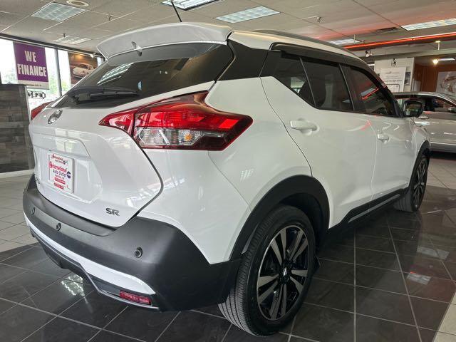 2020 nissan kicks sr
