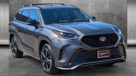 2021 toyota highlander xse