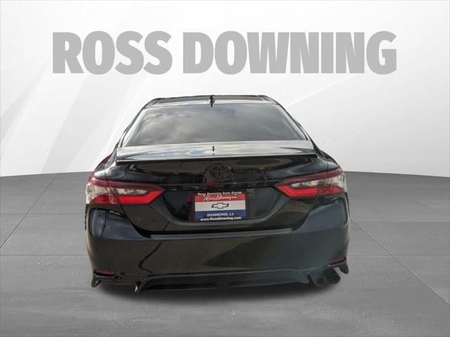 2022 toyota camry se